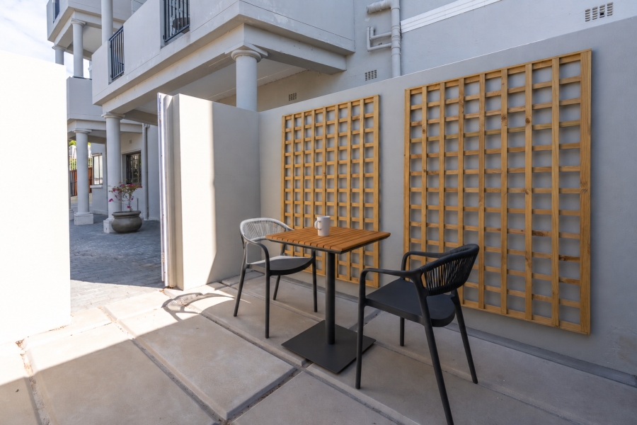 To Let 1 Bedroom Property for Rent in Green Point Western Cape